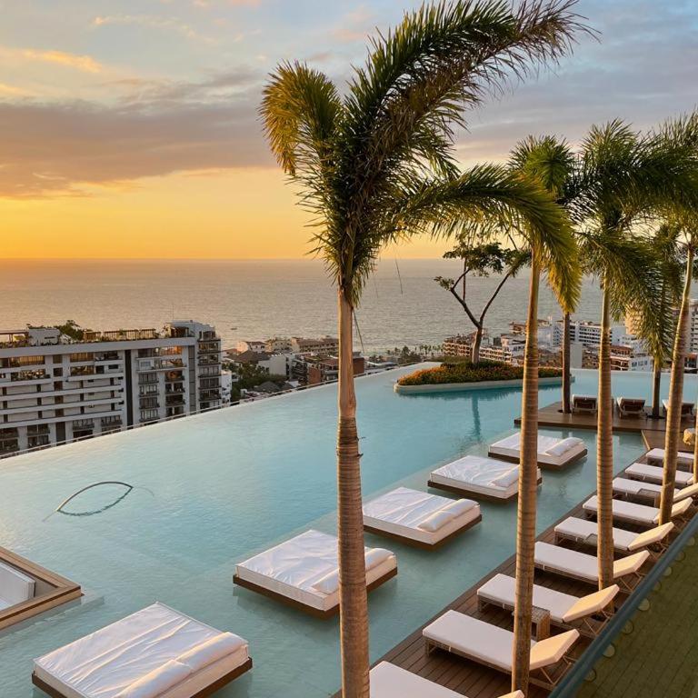 Luxurious Condo Colozza SohoPV 1Bed 2Bath - Apartamento de 1 Dormitorio con balcón y vistas a la ciudad - 2