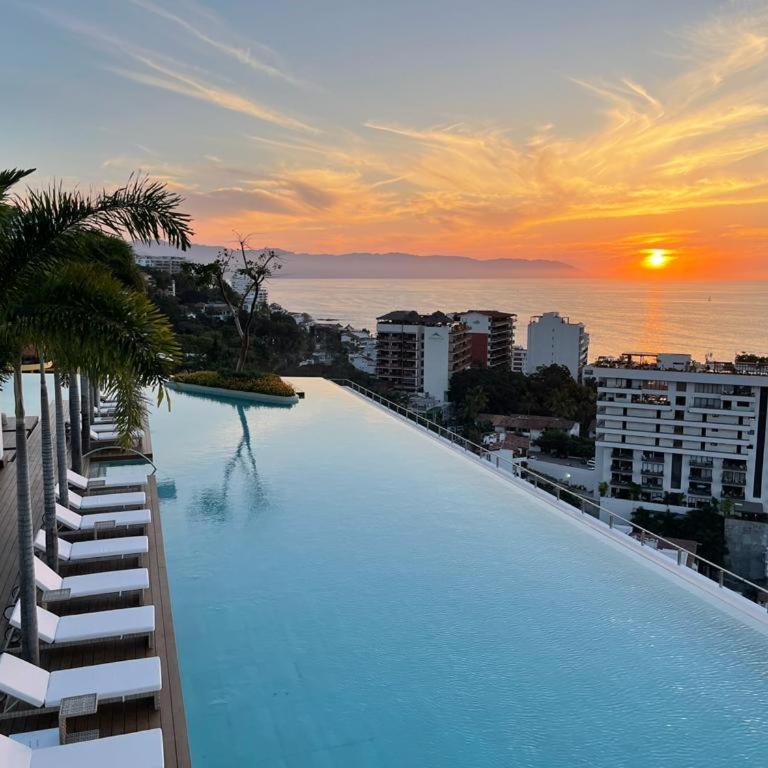 Luxurious Condo Colozza SohoPV 1Bed 2Bath - Apartamento de 1 Dormitorio con balcón y vistas a la ciudad - 9
