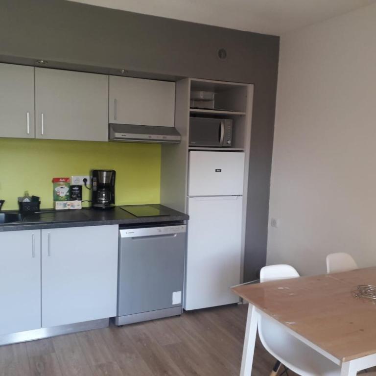 Appartement avec jardin et piscine chauffée à La Palmeraie Grimaud - idéal couple et 2 enfants - One-Bedroom Apartment with Garden View - 4