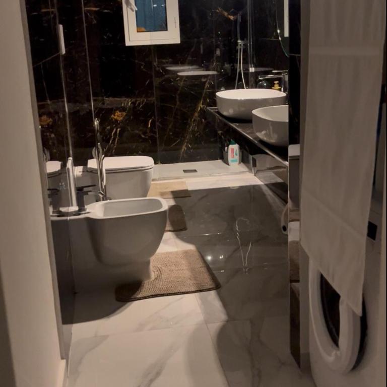Cuore di Napoli Centro - Three-Bedroom Apartment - 21