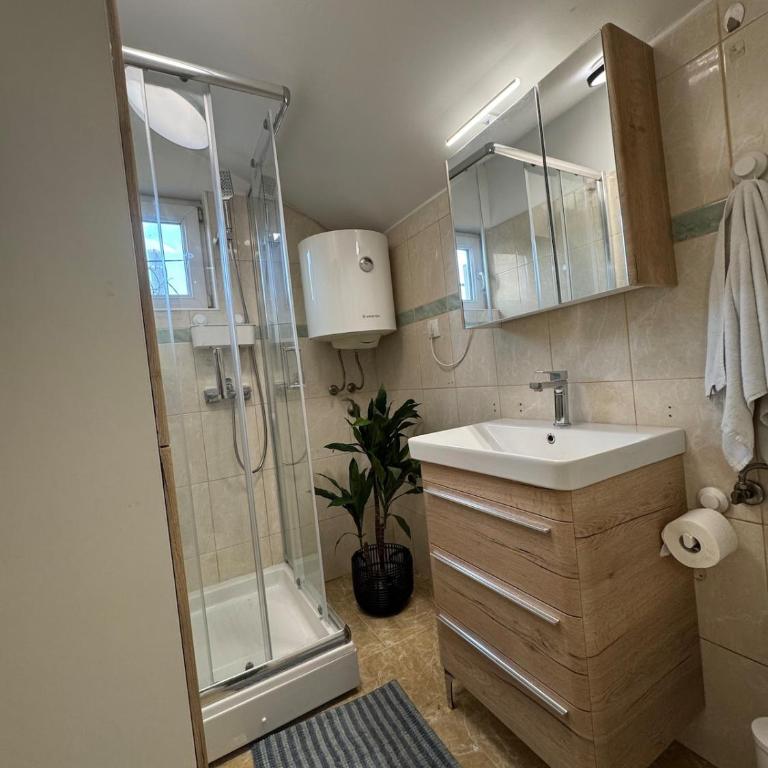 Mila 2bedroom apartment - Two-Bedroom Apartment - 4