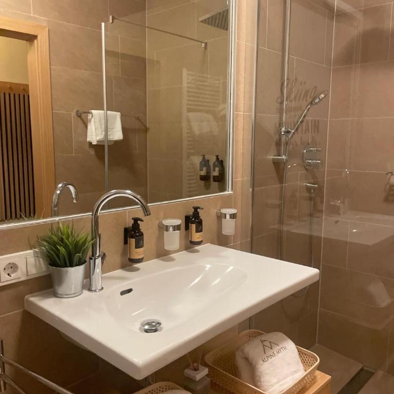 Alpine Myth - Luxuriöse Ferienwohnung mit 4 Schlafzimmern - 41