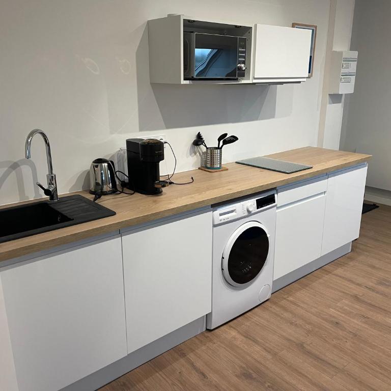 Studio 402 - Hyper Centre - Intégralement rénové - Toutes commodités à pied - Appartement 1 Chambre - 3