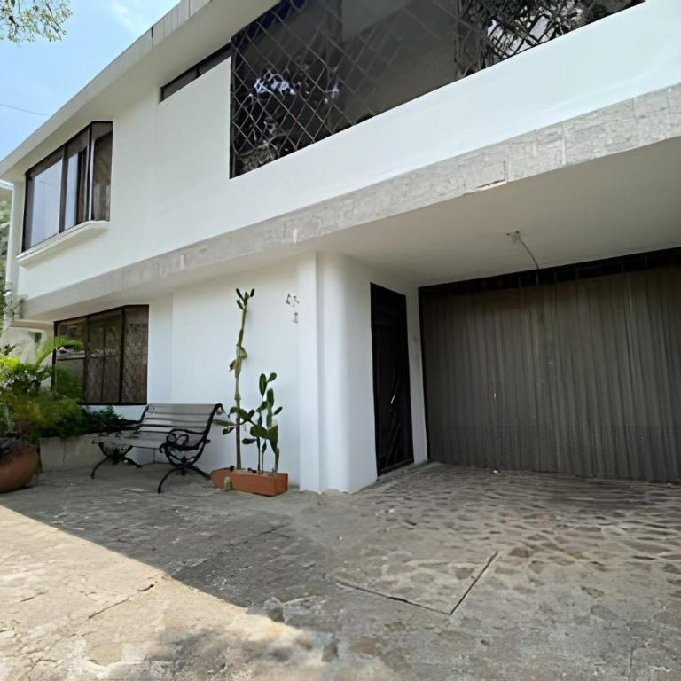 Edificio de 3 unidades con parqueadero en el norte. - Apartamento - 11
