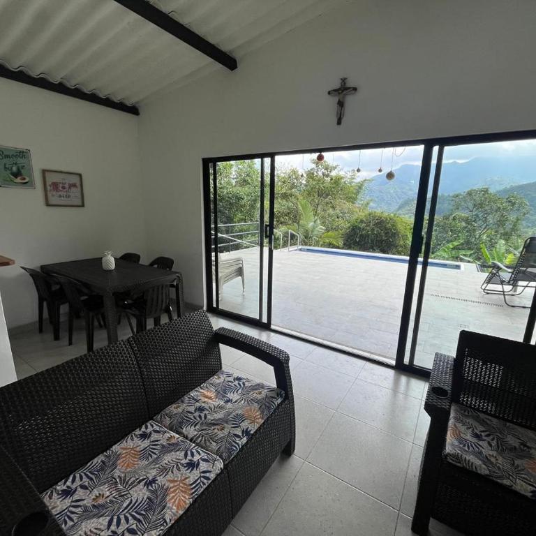 Te imaginas desconectarte en una finca PRIVADA y EXCLUSIVA, Sasaima es tu destino - Casa de 3 dormitorios - 17