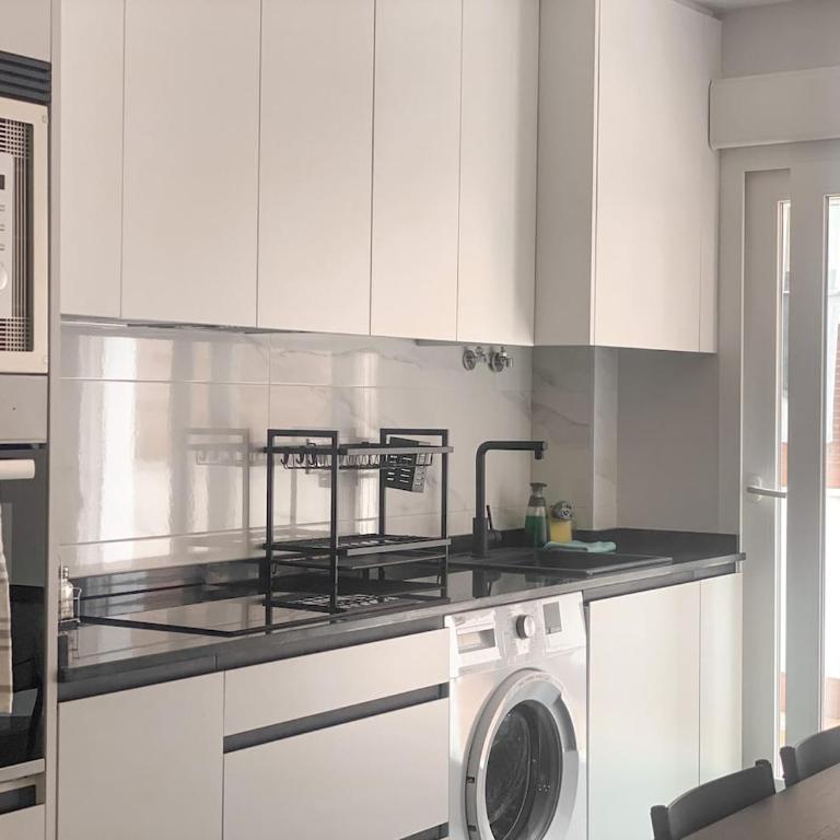 Moderno piso céntrico al lado de la playa - Apartamento - 22