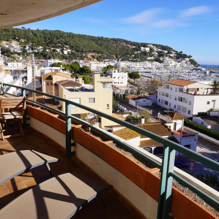 Apartamento con Terraza y Piscina, Cerca de la Playa - ES-323-90 - Apartamento - 3