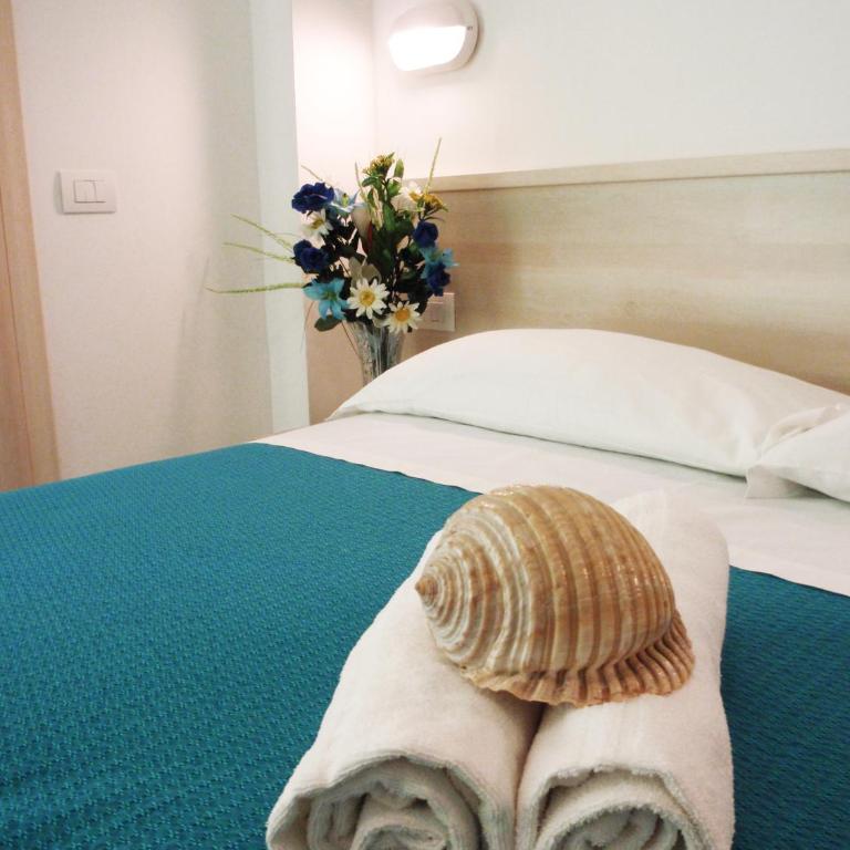 Hotel Lara - Standard Double or Twin Room - 1