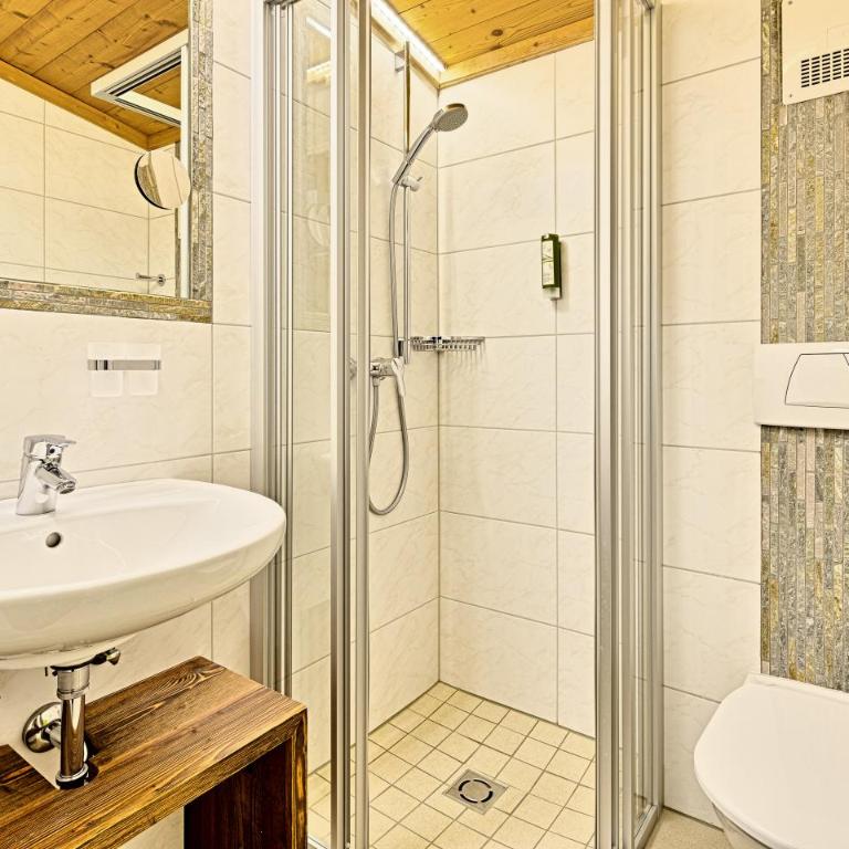 Landhotel Kirchenwirt - Standard Double Room - 5