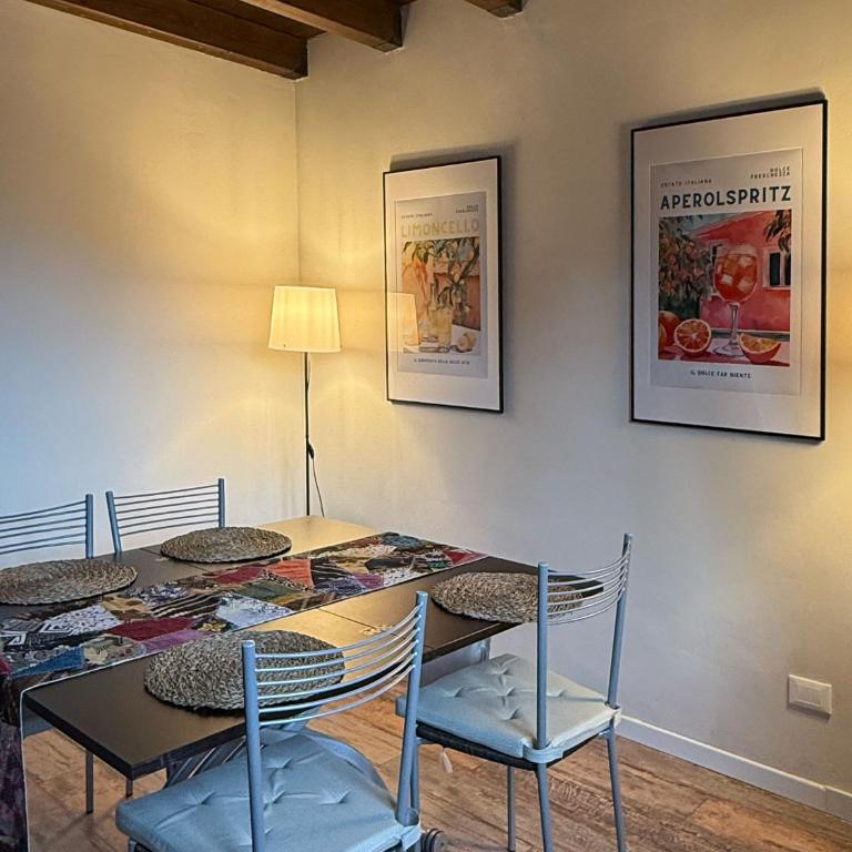 Holyday Luxury Apartment with Jacuzzi Tub - Two-Bedroom Apartment with Balcony - 6
