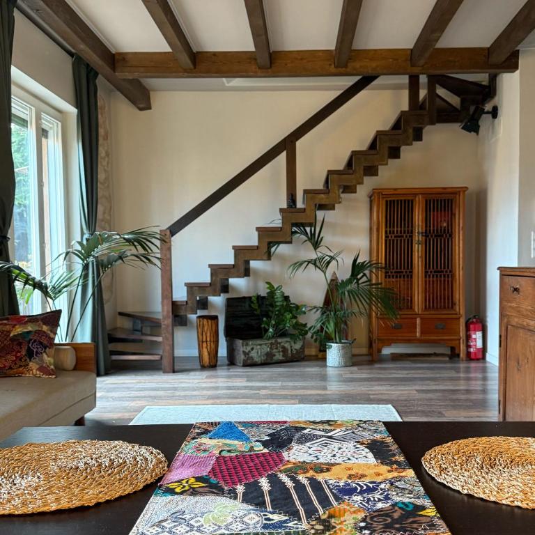 Holyday Luxury Apartment with Jacuzzi Tub - Two-Bedroom Apartment with Balcony - 5
