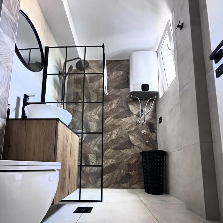 Zuma Lux Apartments - One-Bedroom Apartment - 23