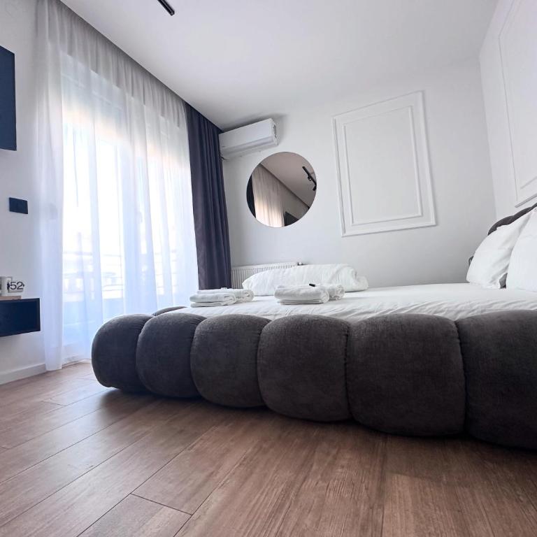 Zuma Lux Apartments - One-Bedroom Apartment - 1