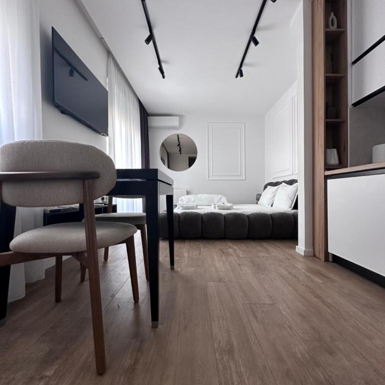 Zuma Lux Apartments - One-Bedroom Apartment - 6