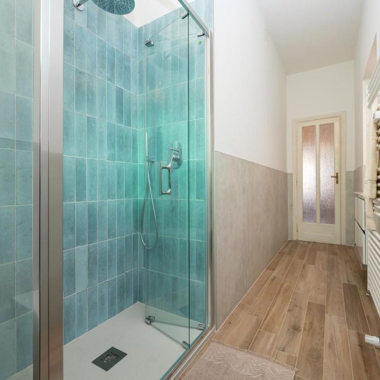 Ampio Appartamento famigliare in centro- 6 posti vicino stazioni fs - Appartamento con 2 Camere da Letto - 9