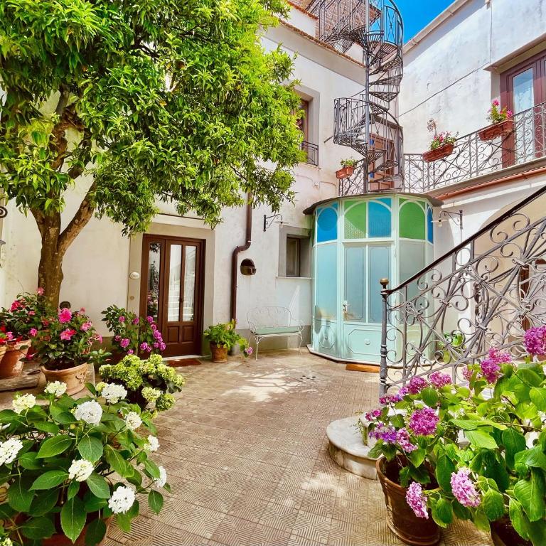 La Dimora 1 Relax in a lovely garden - Two-Bedroom House - 1