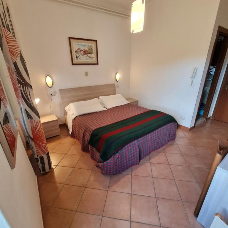 Albergo Genio - Camera Matrimoniale con Vista Mare - 5