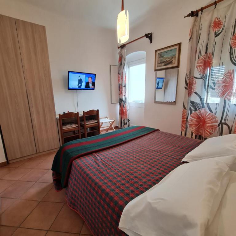 Albergo Genio - Camera Matrimoniale con Vista Mare - 6
