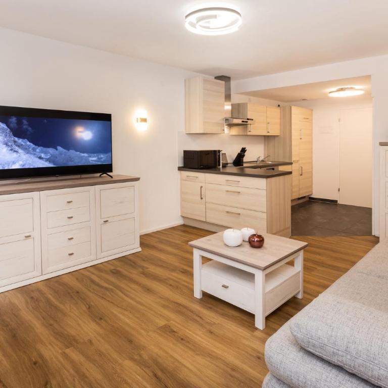 FeWo-Bergromantik mit Sauna, Pool und kostenlosen Sommerbergbahntickets - Apartment mit 1 Schlafzimmer - 4
