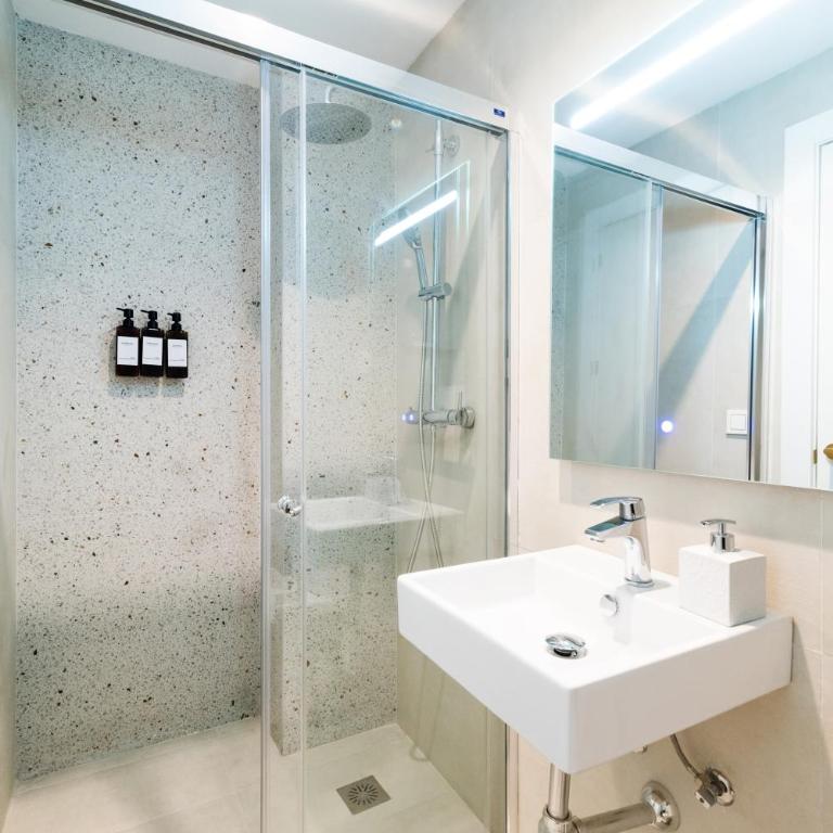 Bibrambla Suites Granada - Studio with Sofa Bed - 22