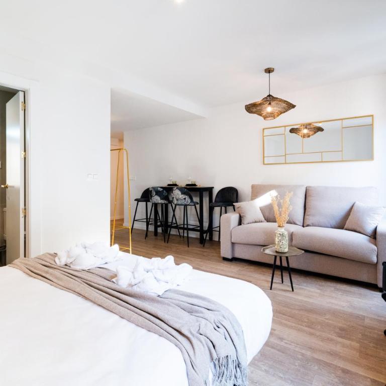 Bibrambla Suites Granada - Studio with Sofa Bed - 21