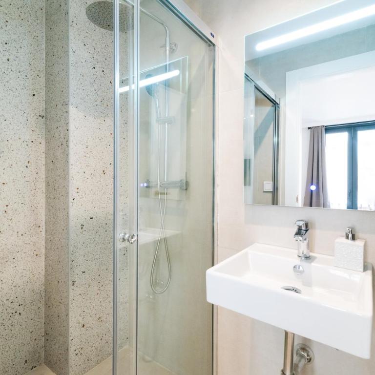 Bibrambla Suites Granada - Studio with Sofa Bed - 26