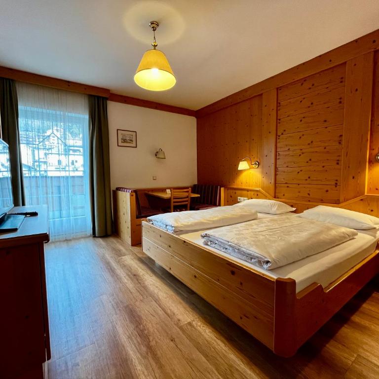 Hotel Sureghes - Camera Matrimoniale Standard - 1