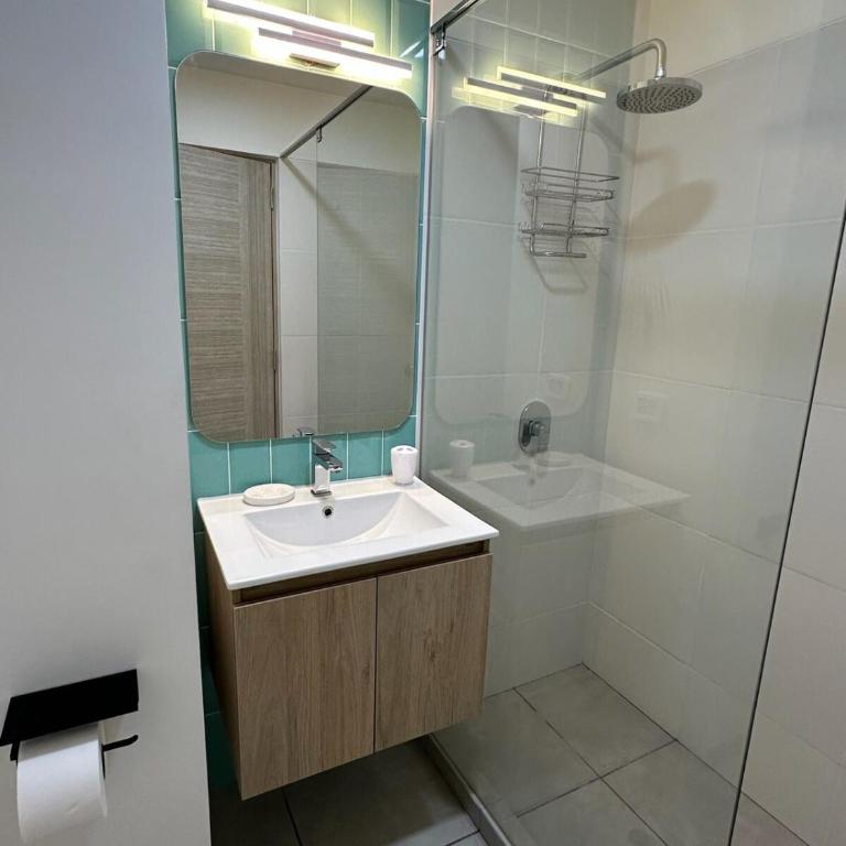 No available - One-Bedroom Apartment with Balcony and City View - 6