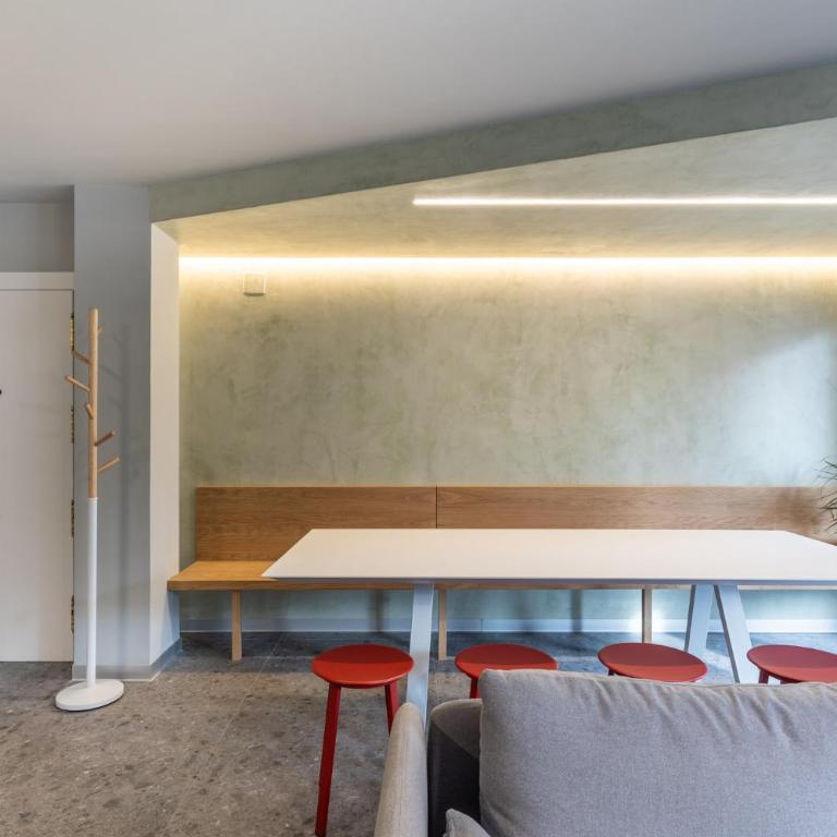 Modern design apartment in Murcia - Three-Bedroom Apartment with Balcony - 3