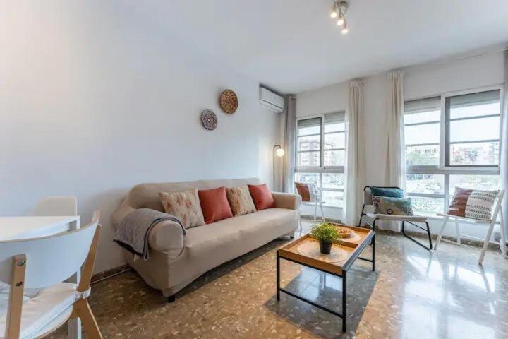 Cozy Málaga Stay for 4 Guests - Apartamento de 2 dormitorios - 13