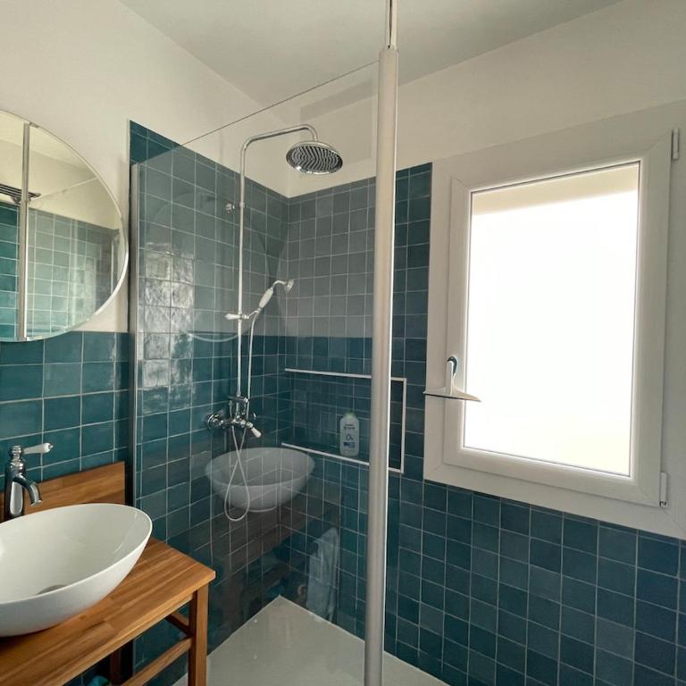 Maison calme à un 15min à pied de la plage - Three-Bedroom House - 8