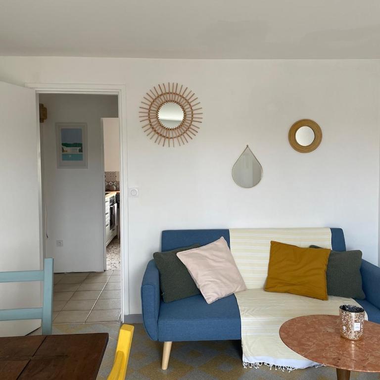Maison calme à un 15min à pied de la plage - Three-Bedroom House - 10