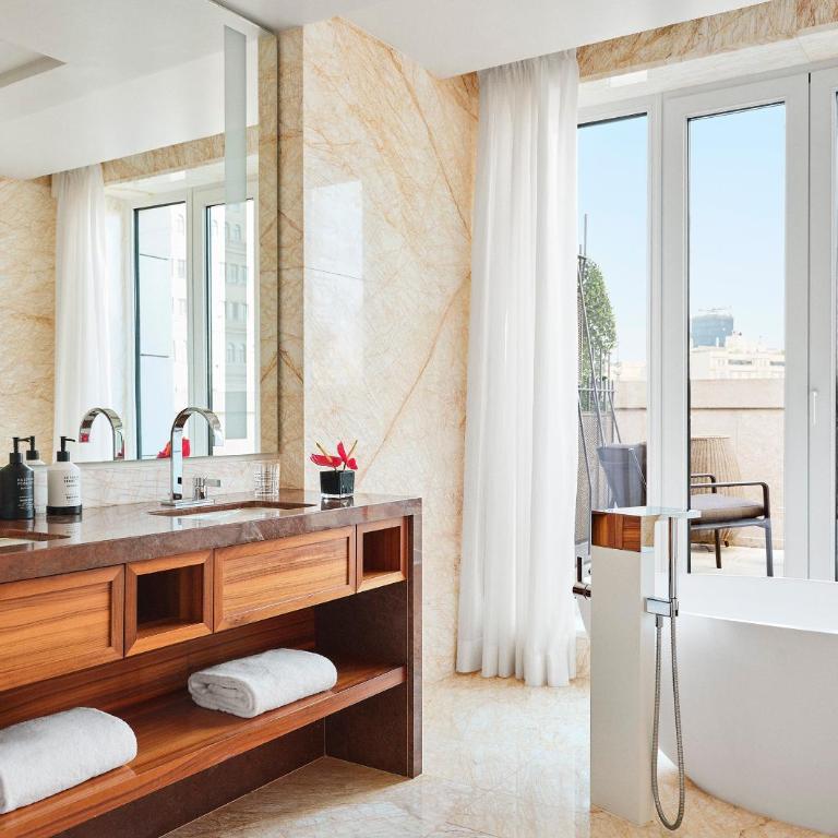 Four Seasons Hotel Madrid - Suite con 1 dormitorio y cama extragrande - Ático - 5