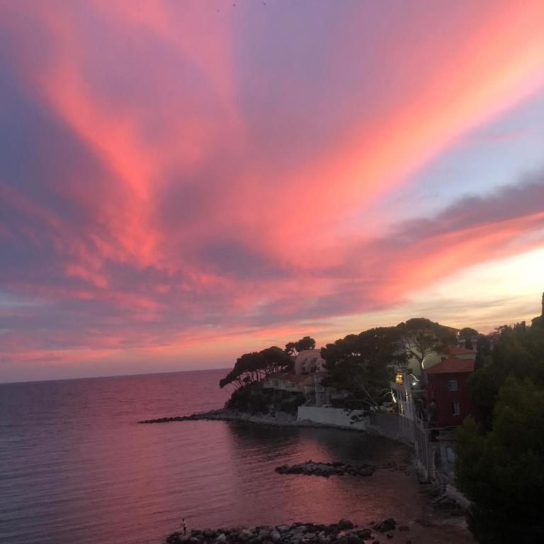 Villa Les Algues, les pieds dans l'eau sur la plage de Rènecros - Villa - Vue sur Mer - 34
