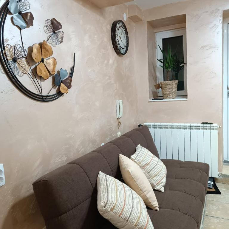 Rustic central - One-Bedroom Apartment - 6