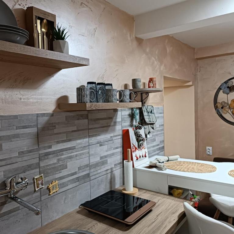 Rustic central - One-Bedroom Apartment - 36