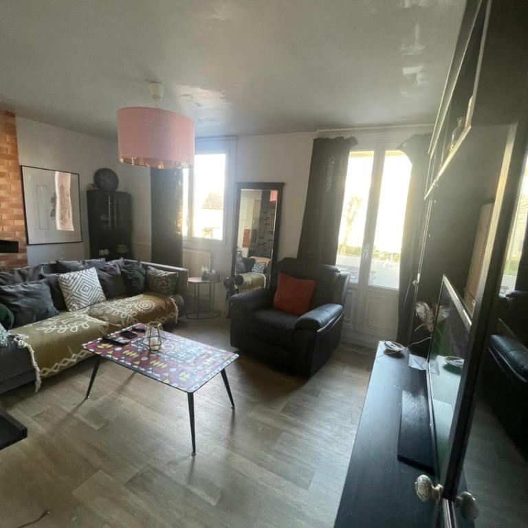 Bel appartement spacieux ,convivial de 3 chambres avec parking privé sécure - Apartment mit 3 Schlafzimmern - 24