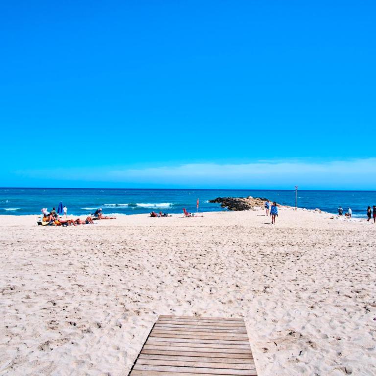 Calle Dinamarca 3 , Beautiful one bedroom appartment, recently renovated, 1 min from Los Locos beach - One-Bedroom Apartment - 53
