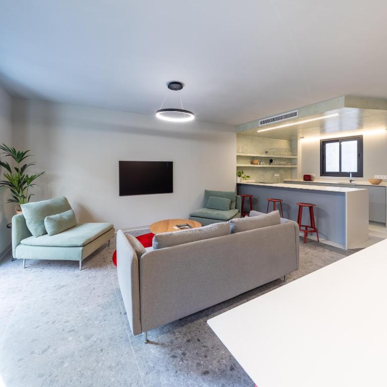 Modern design apartment in Murcia - Three-Bedroom Apartment with Balcony - 2