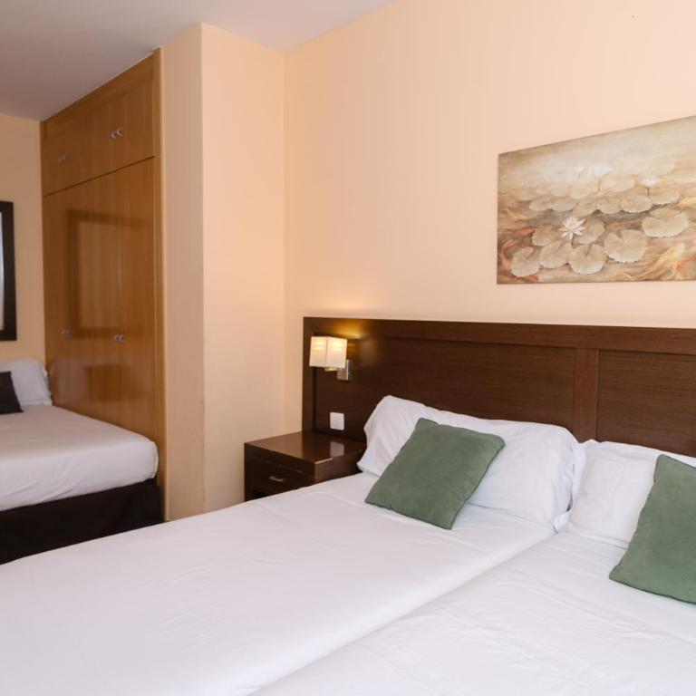 Hostal Acanto - Habitación Triple - 3