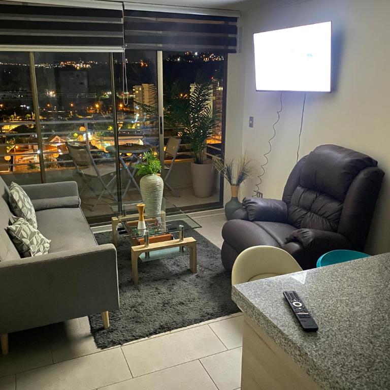Hermoso Departamento con excelente vista, a pasos de la Quinta Vergara, cercano a Reloj de Flores y Playa Caleta Abarca - Two-Bedroom Apartment with View - 9
