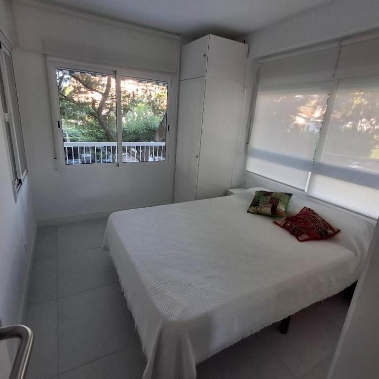 Apartamento primera línea de playa en Benicasim - Three-Bedroom Apartment - 3