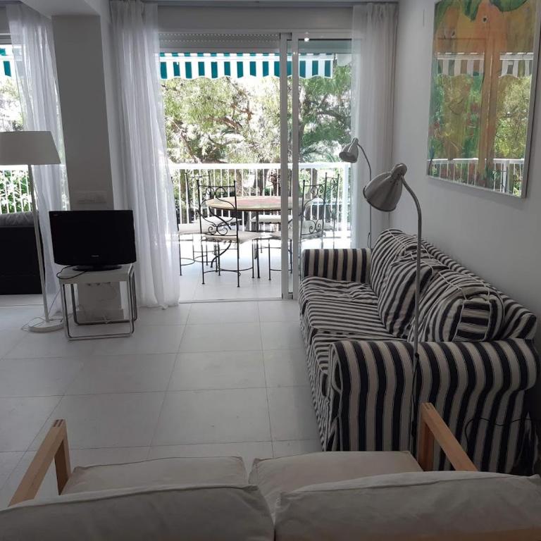 Apartamento primera línea de playa en Benicasim - Three-Bedroom Apartment - 7