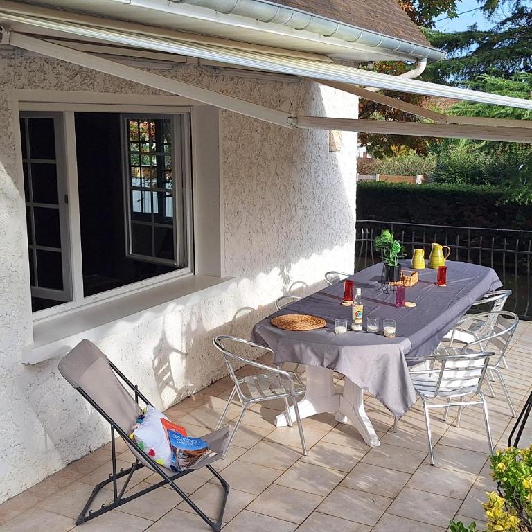 La Tourelle, demeure de charme, piscine, billard, grand jardin - Villa Supérieure - 18