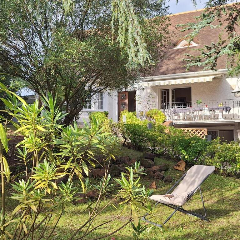 La Tourelle, demeure de charme, piscine, billard, grand jardin - Villa Supérieure - 11