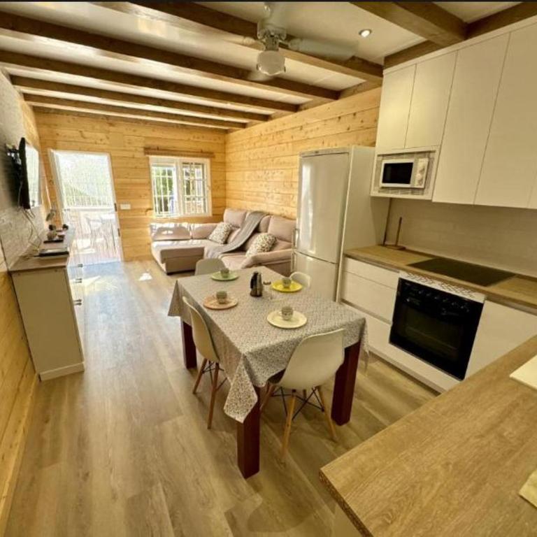 Casa de Madera 2 - Two-Bedroom Apartment - 36