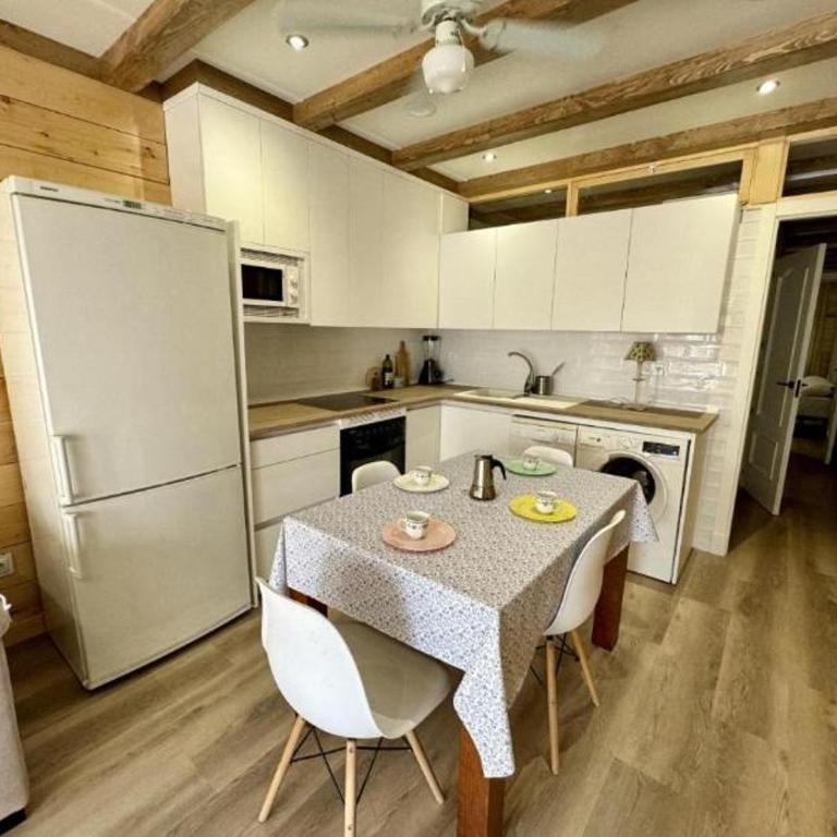 Casa de Madera 2 - Two-Bedroom Apartment - 27
