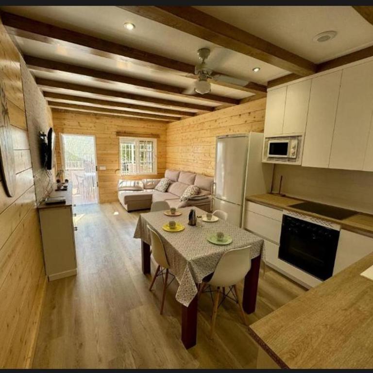Casa de Madera 2 - Two-Bedroom Apartment - 30