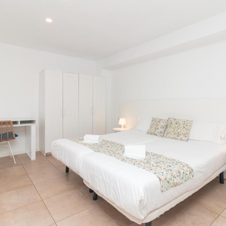 BET Apartments - Abastos Apartments - One-Bedroom Apartment - 1