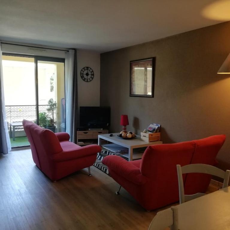 Appart 3 pieces cosy avec parking proche centre ville - Appartement 2 Chambres - 1